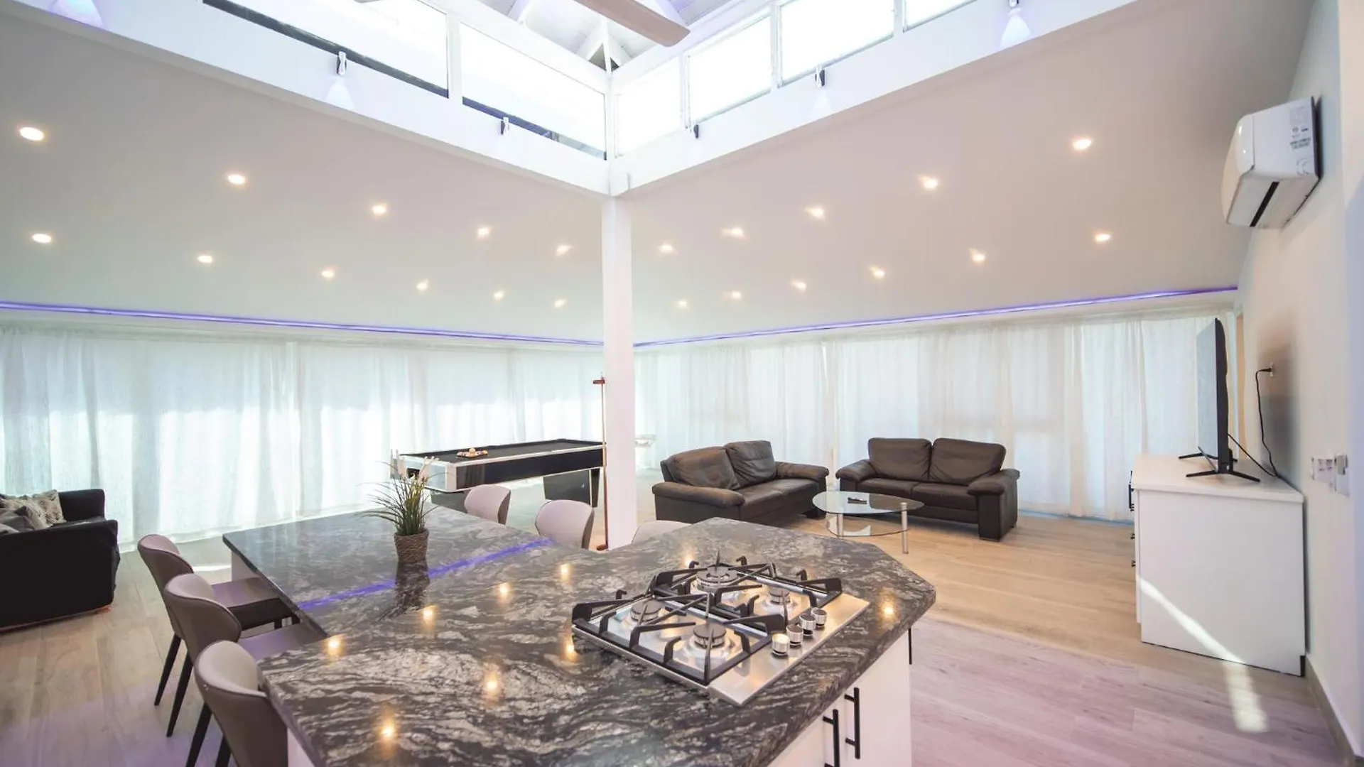 3Br Luxury Penthouse, 300M From Beach Sosúa Apartment